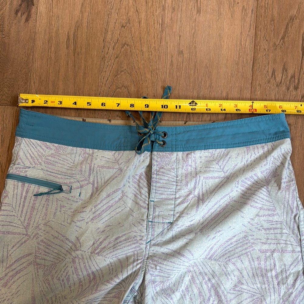 Patagonia Men's Wavefarer Boardshorts Size 36 - Picture 7 of 8